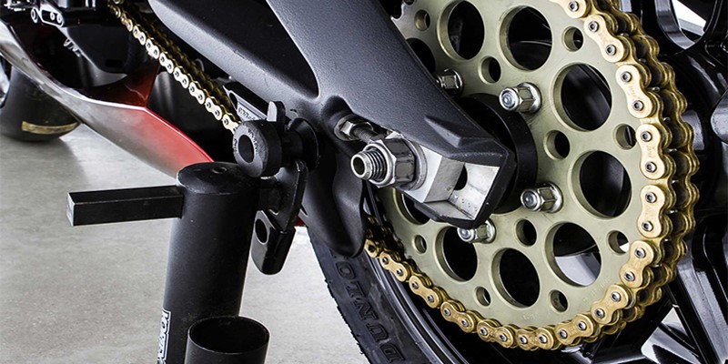 Компанията Red Line обяви за попълване на спортната гама Powersports смазки за вериги Chain Lube ShockProof 