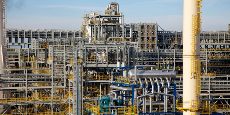 На «Танеко» са пуснати нови установки по нефтопреработка, производство на водород и смазочни материали